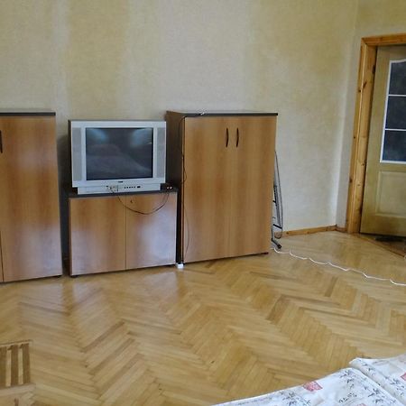 Apartment Near The Central Railway Station Kiev Esterno foto